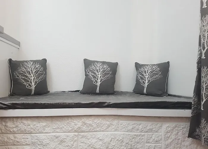 Cosy Room In Galashiels